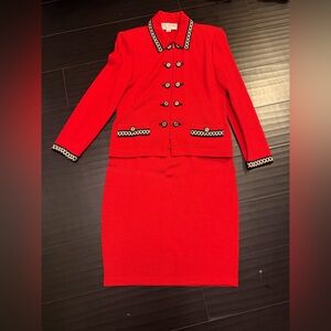 St. John Red Buttoned 2 piece skirt suit vintage size 2/4 Euc